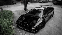 Весь в черном Lamborghini Diablo